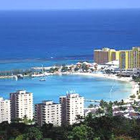 Turtle Beach Towers Apt 22 C - Ocho Rios Eksteriør billede
